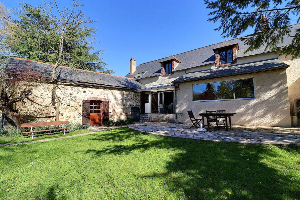 Maison à EPERNON