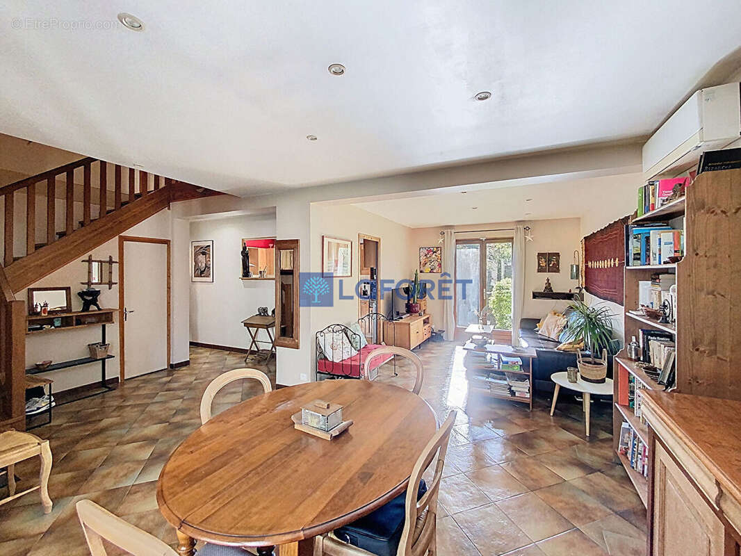 Maison à SAVIGNY-SUR-ORGE