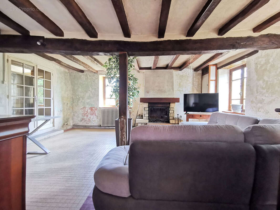 Maison à YZEURES-SUR-CREUSE