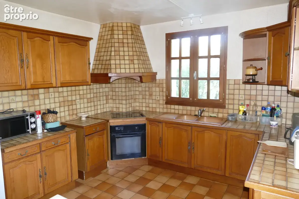 Maison 6 chambres avec 4600m2 de jardin, grand sous-sol, possibilité de vie en plain-pied (Calvinet-Puycapel, 15) - photo 8