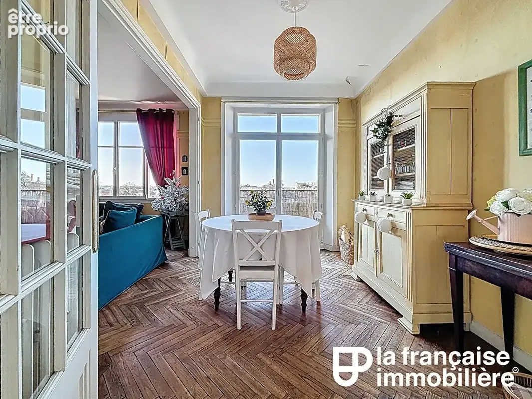 THABOR-SEVIGNE - Appartement Type 4 dans une belle copropriété ; proche des commerces et du métro. - photo 3
