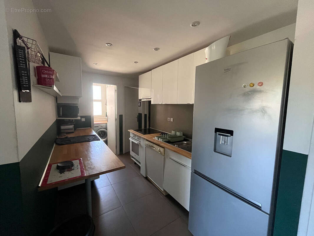À deux pas des plages de La Ciotat Appartement T3/4 avec terrasse, aperçu mer et dernier étage - photo 16