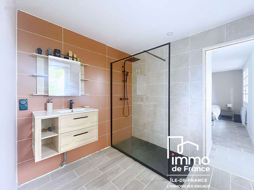 Maison à VER-LES-CHARTRES