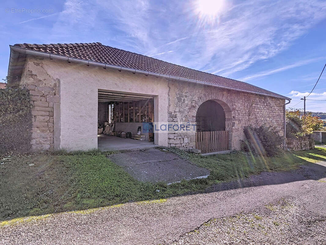 Maison à FRESNES-SUR-APANCE