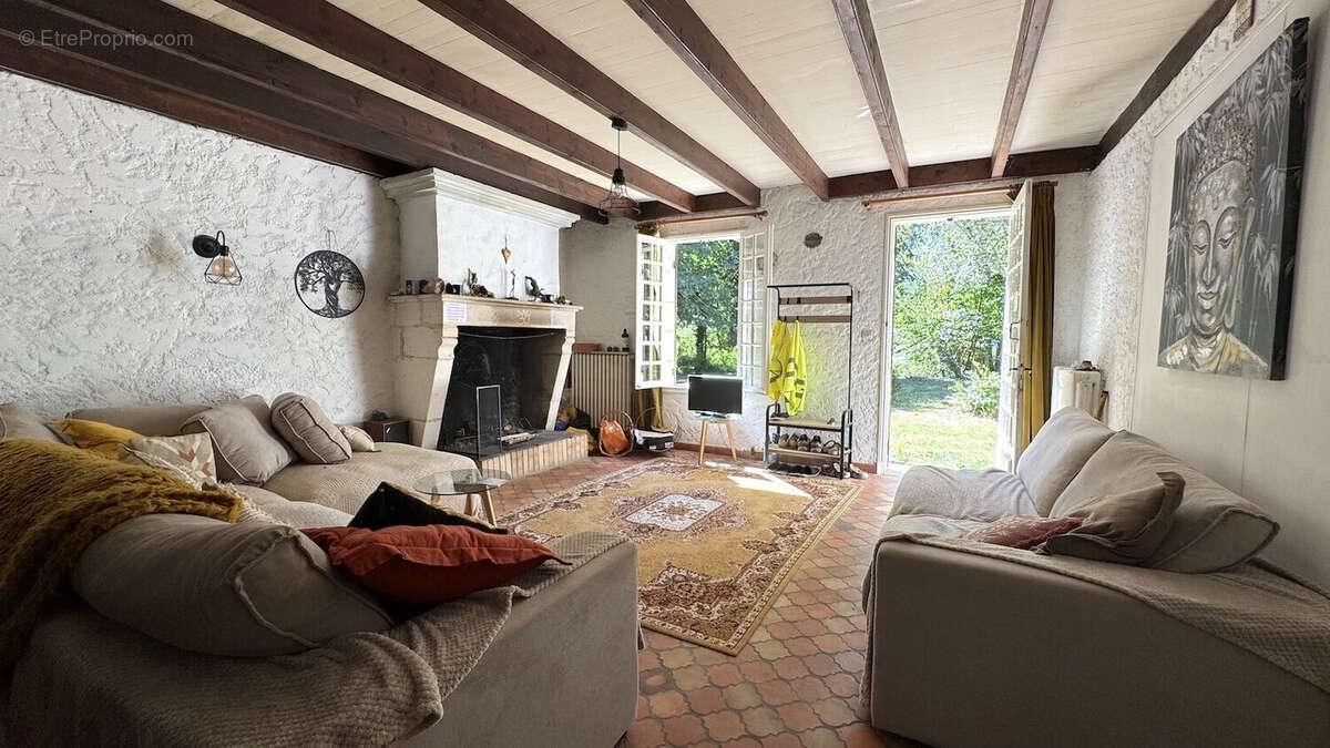 Maison 255 m² à Eygurande-Et-Gardedeuil  - photo 4