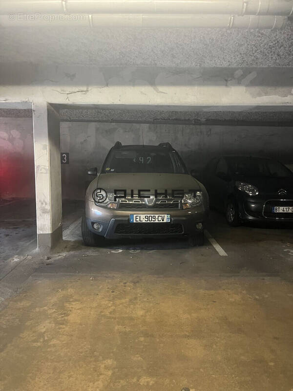 Parking à BORDEAUX