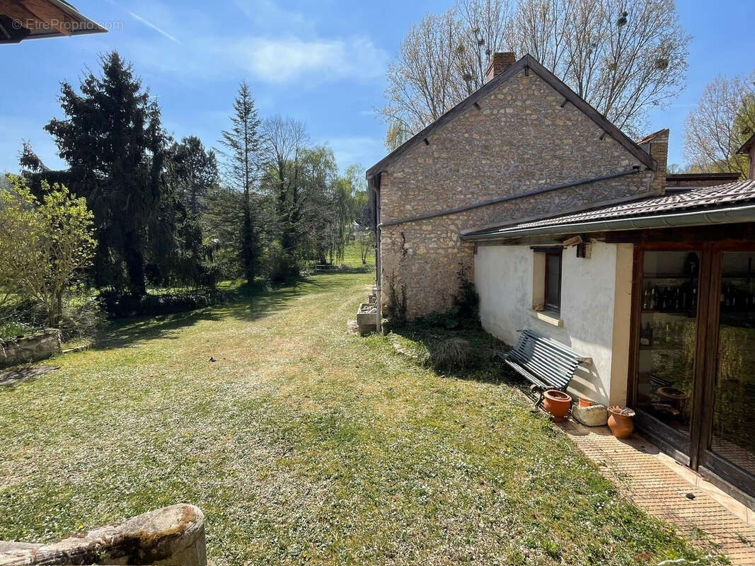 Propriete maison de maître 11 pieces + dependances sur terrain de 3400 m2 - 10 min de gueux - photo 9