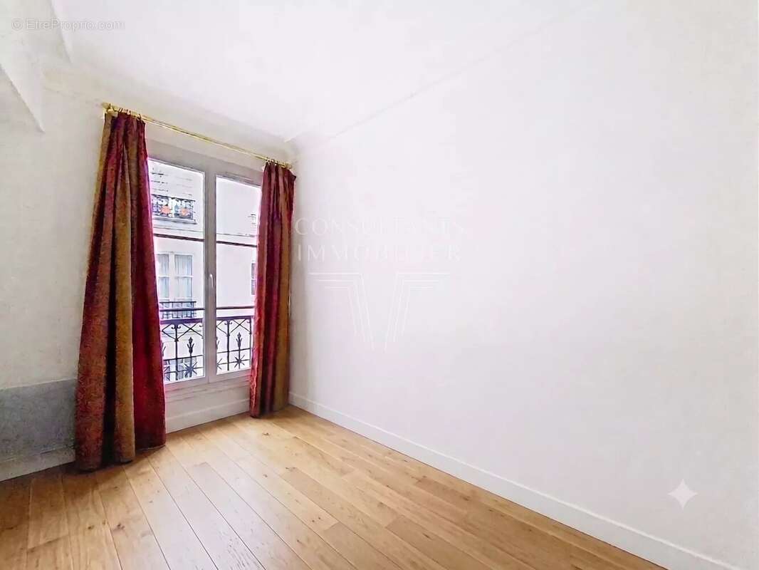 Appartement à PARIS-7E
