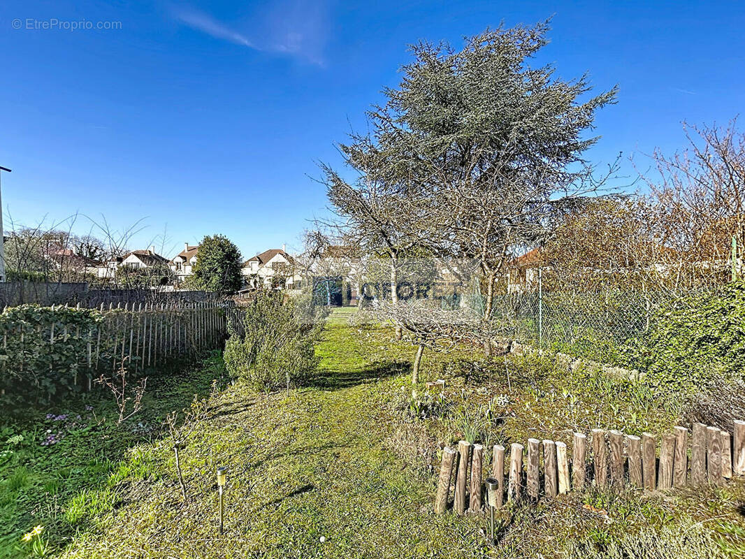 Maison à SARTROUVILLE