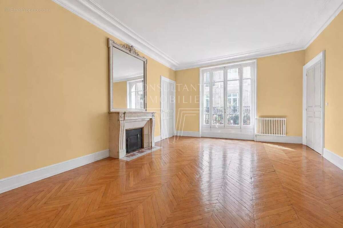 Appartement à PARIS-6E