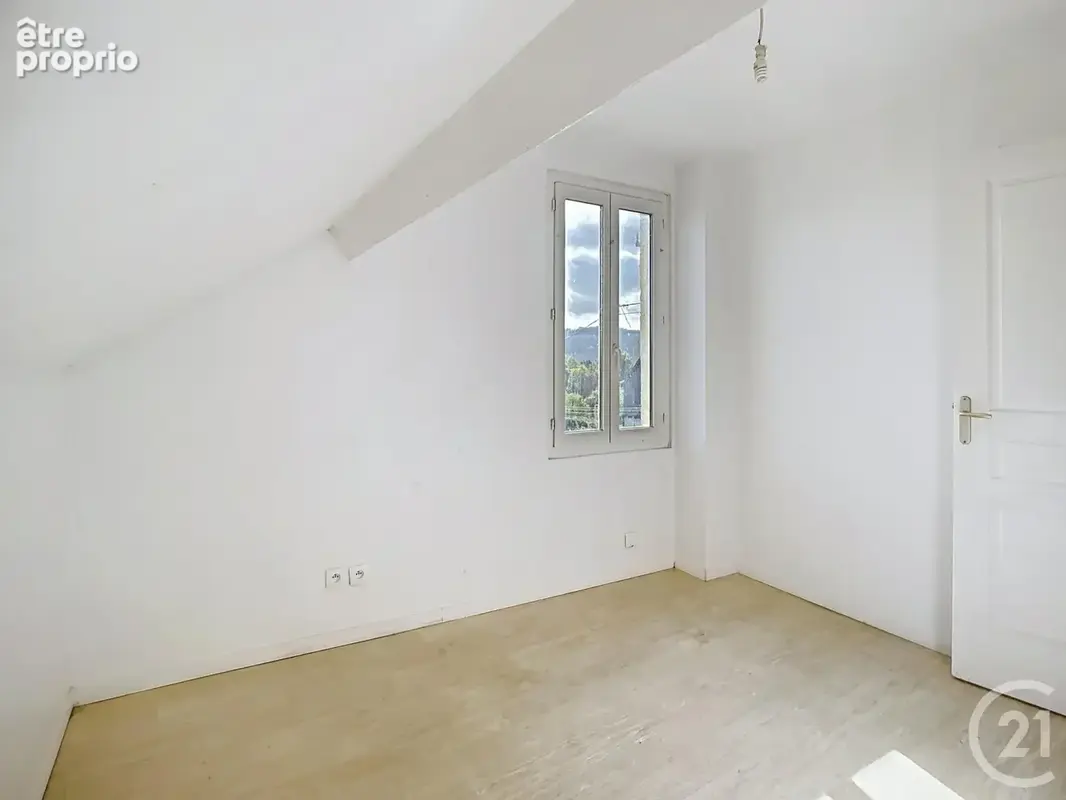 Maison 103 m² à Neuf-Marche  - photo 12