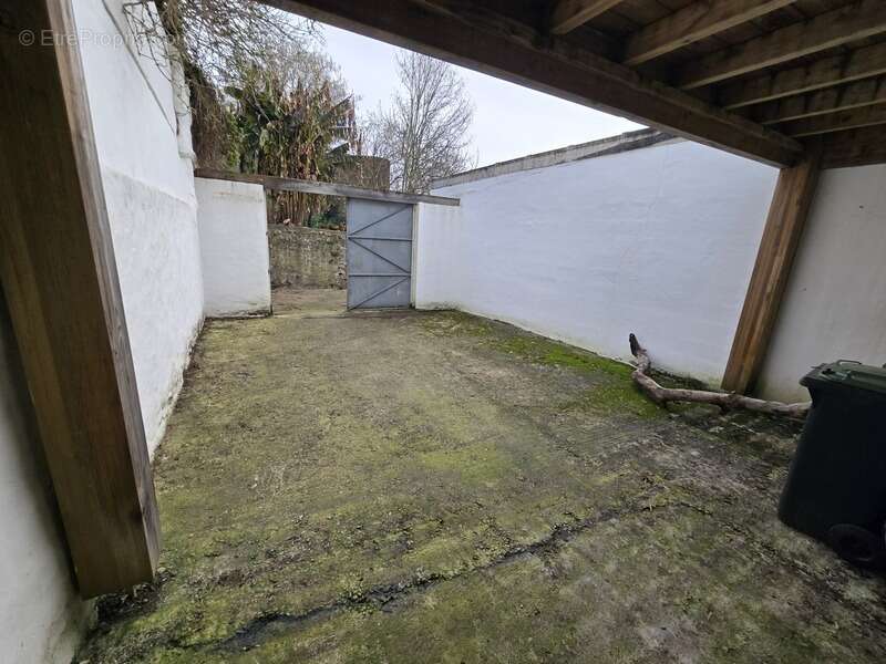 Maison à vendre 8 pièces LA ROCHE SUR YON (85) - photo 5