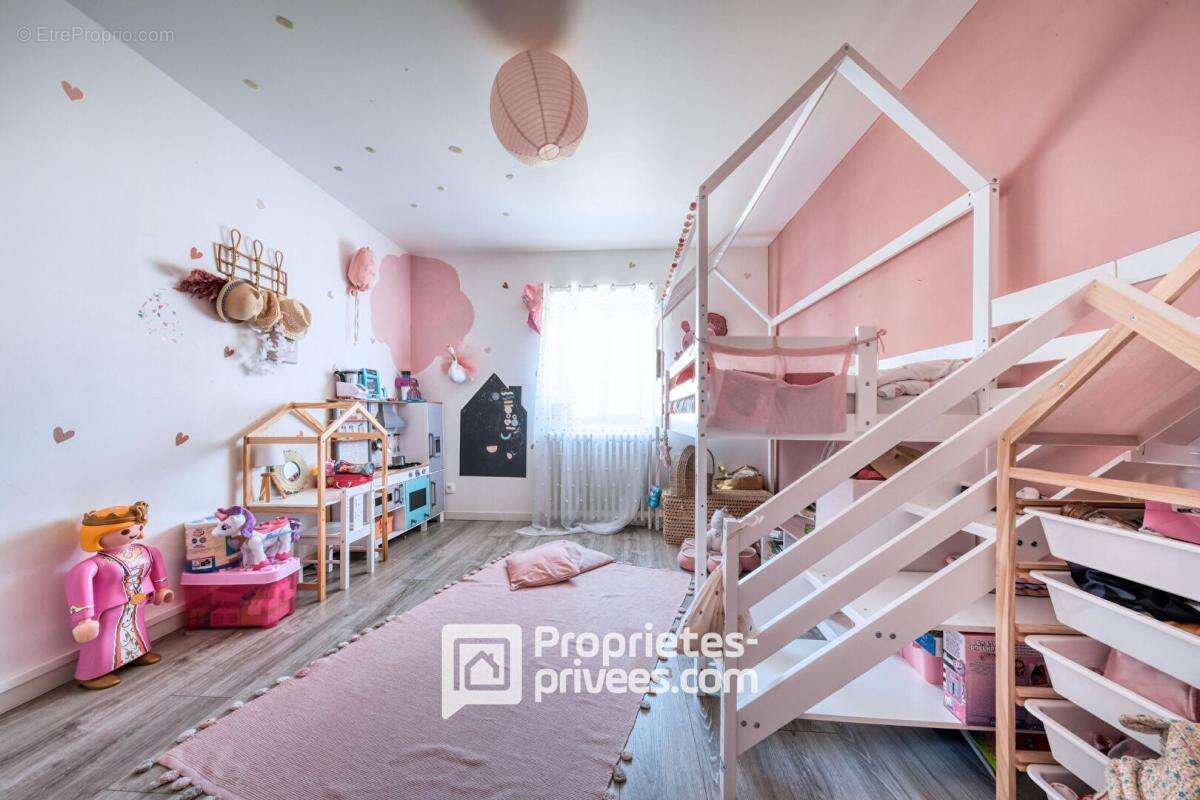 Maison à FONTENAY-LES-BRIIS