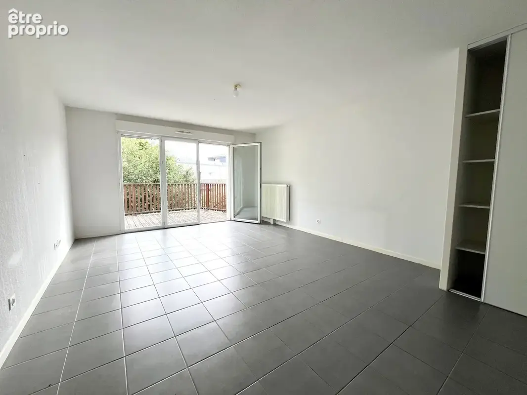 T4 avec terrasse et parking - photo 4