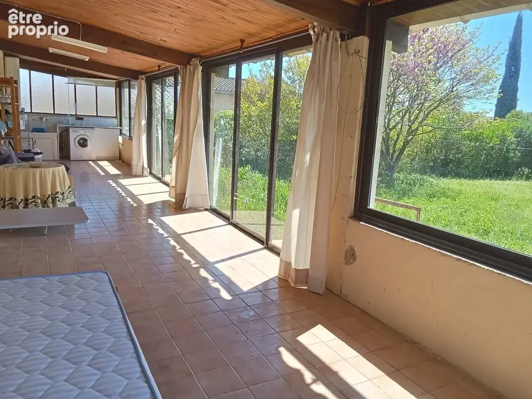 Villa de plain-pied avec grand jardin-Environnement calme et ensoleillé - photo 4