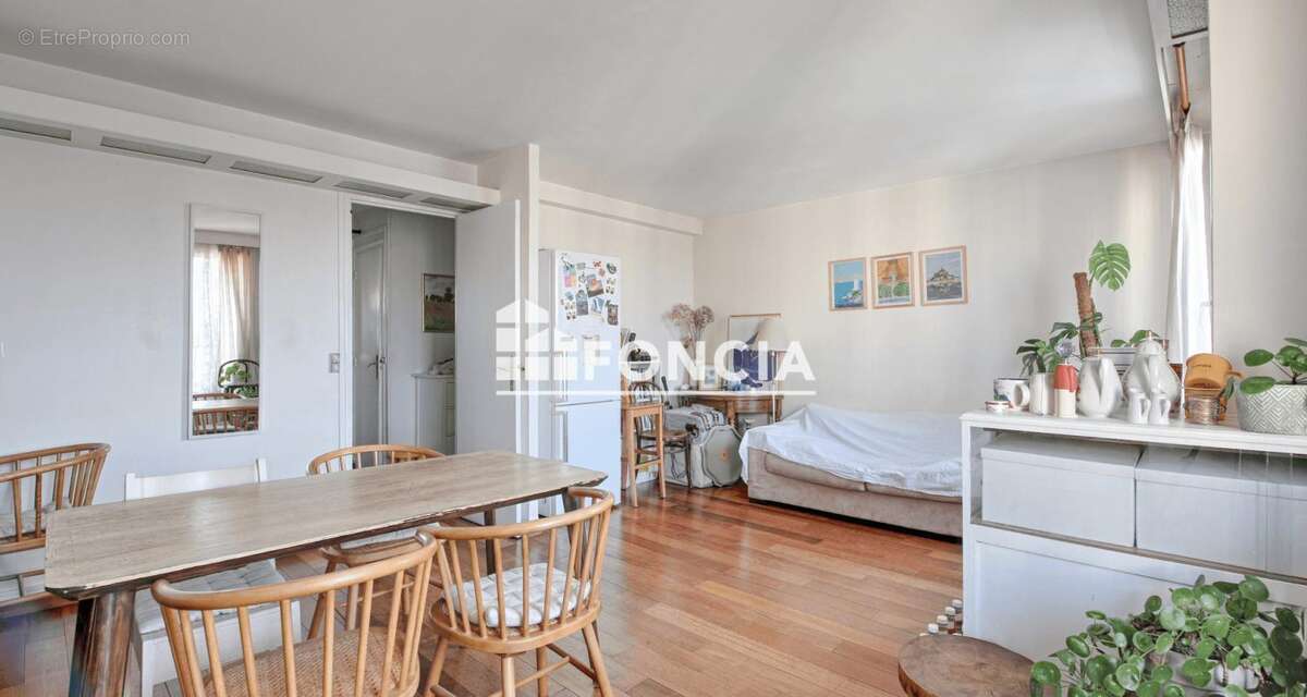 Appartement à PARIS-15E