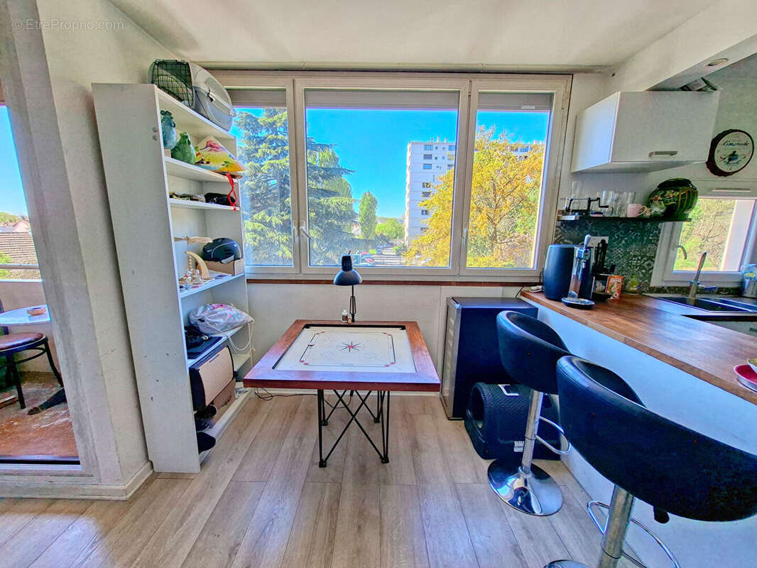 Appartement à FRESNES