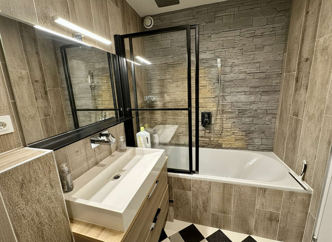 Appartement à LES MUREAUX