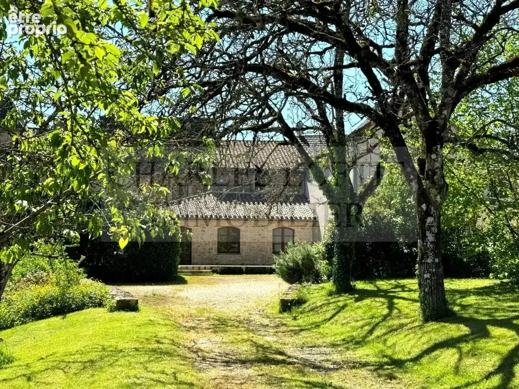 Charmante maison de village en pierre avec joli jardin - photo 2