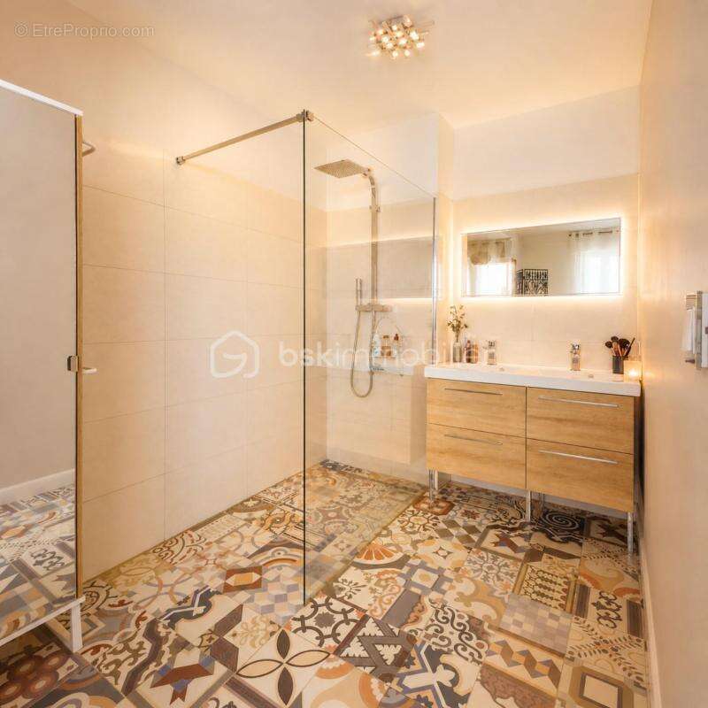 Appartement à VALLAURIS