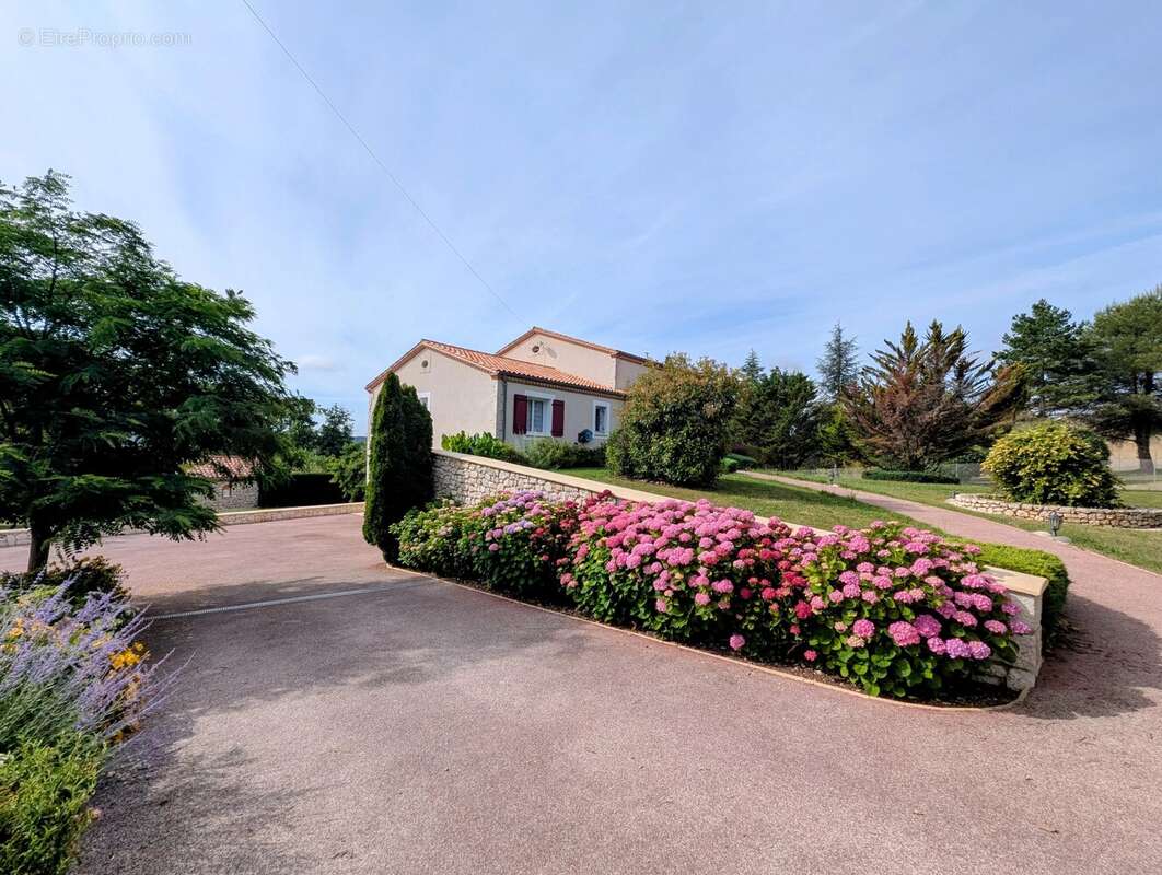 Maison à HAUTEFAGE-LA-TOUR