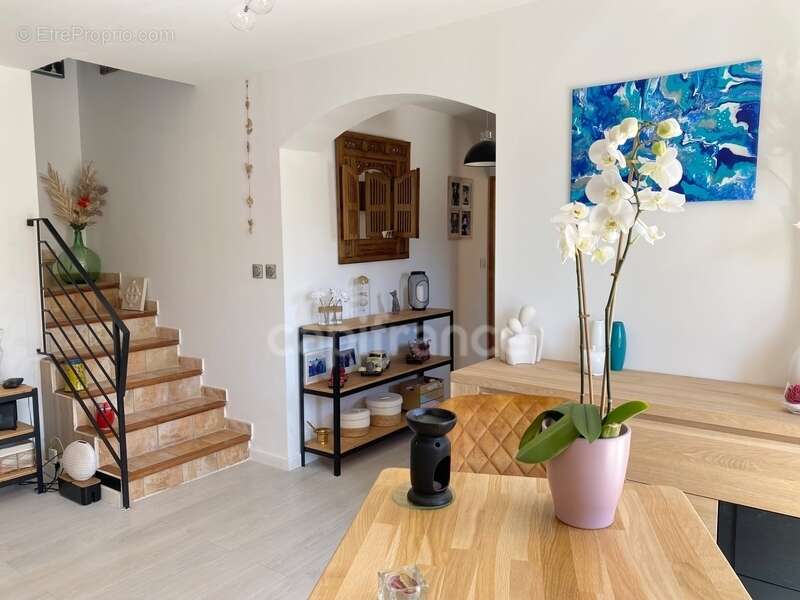 Maison à vendre 5 minutes d’Uzès : Villa lumineuse T5 116 m2 avec piscine, garage, terrain 1200m2 - photo 17