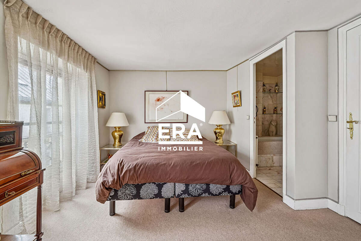 Appartement à PARIS-2E