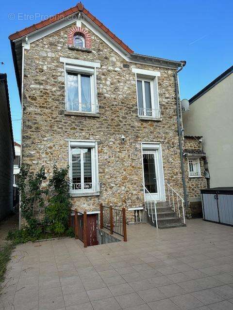 Maison à VAIRES-SUR-MARNE