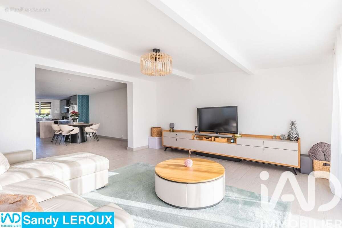 Photo 2 - Maison à VARENNES-JARCY