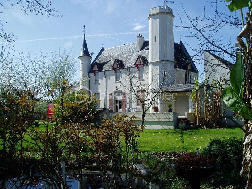Maison à VERNEUIL-L'ETANG