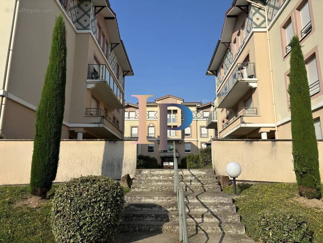 Appartement à LE COTEAU