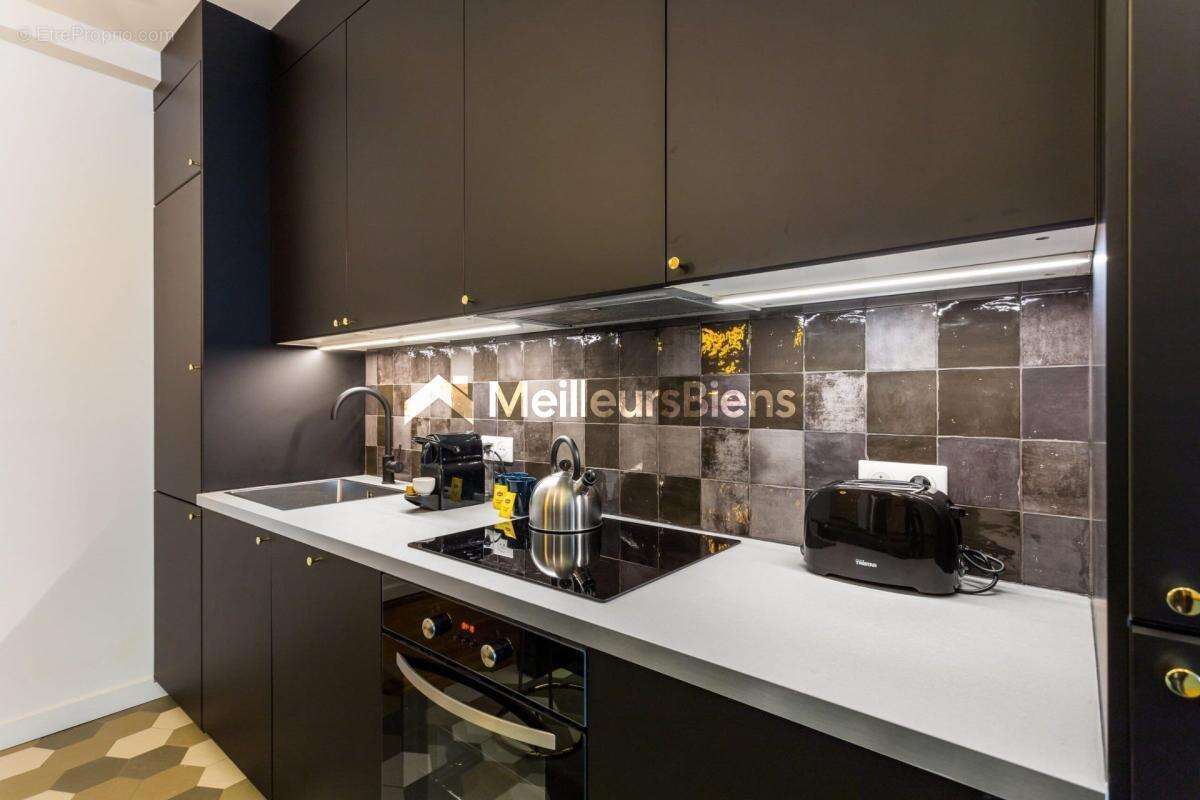 Commerce à PARIS-11E