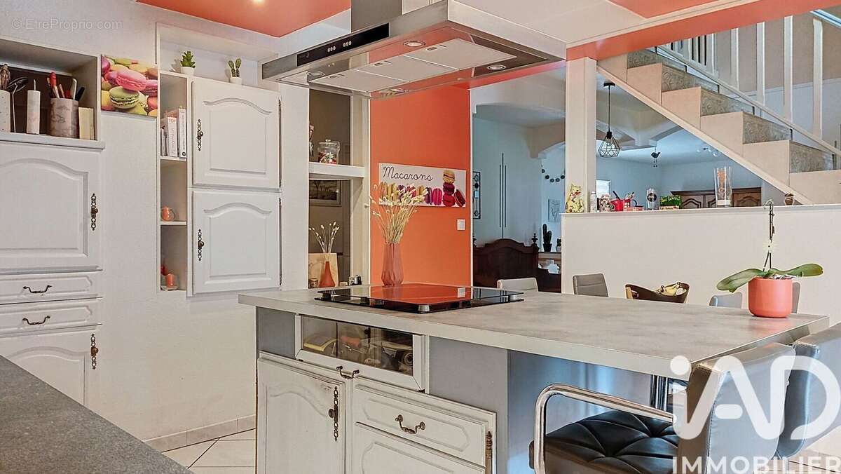 Maison 244 m² à Saint-Maurice-En-Riviere  - photo 4