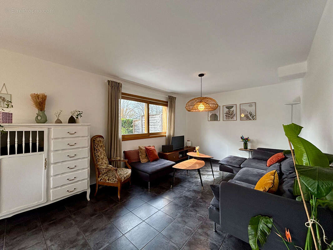 Maison mitoyenne avec jardin et garage - photo 3