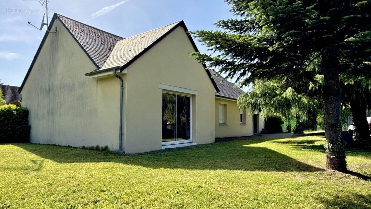 Maison à BONNETABLE