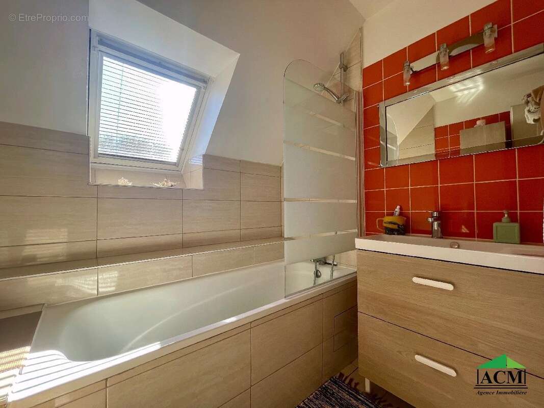 Maison à MERY-SUR-OISE