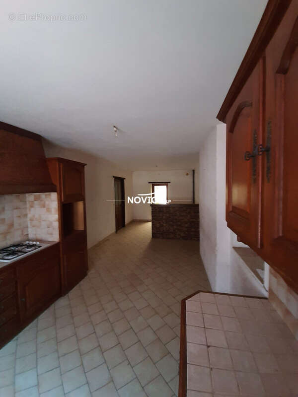 Appartement 209 m² à Scorbe-Clairvaux  - photo 7