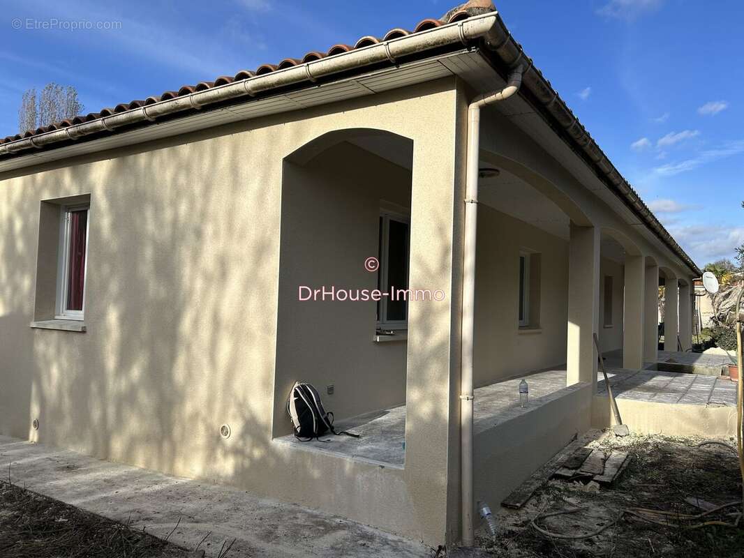 Maison à BARBEZIEUX-SAINT-HILAIRE