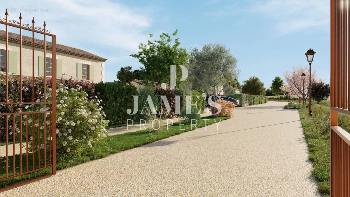 Terrain à FONTVIEILLE