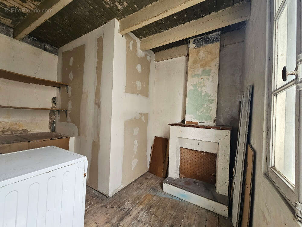 Immeuble 110m² à coteaux-du-blanzacais - photo 16