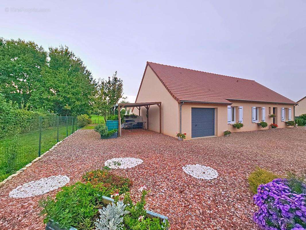 Maison à SAINT-VICTEUR