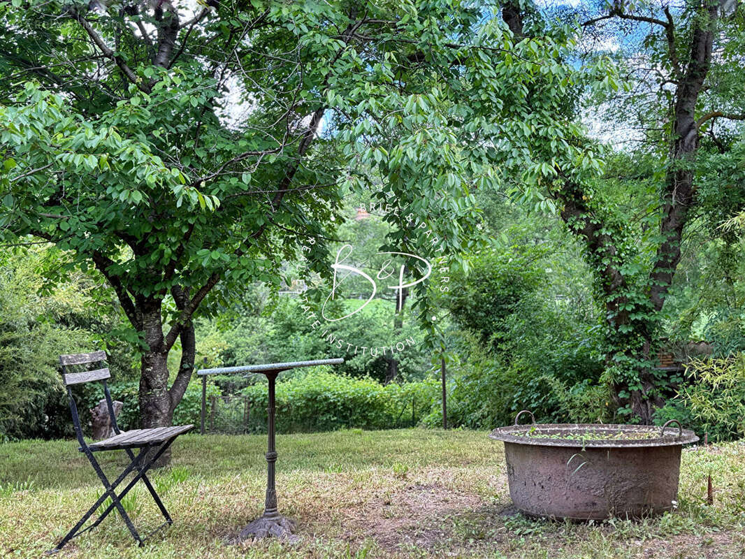 Maison à ENTRECASTEAUX