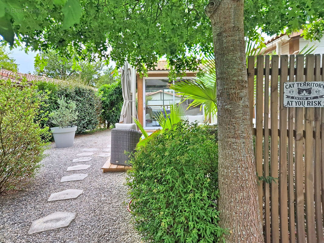 Coup de cœur assuré   Superbe chalet bois T4 récent et parfaitement entretenu à AZUR ! - photo 3