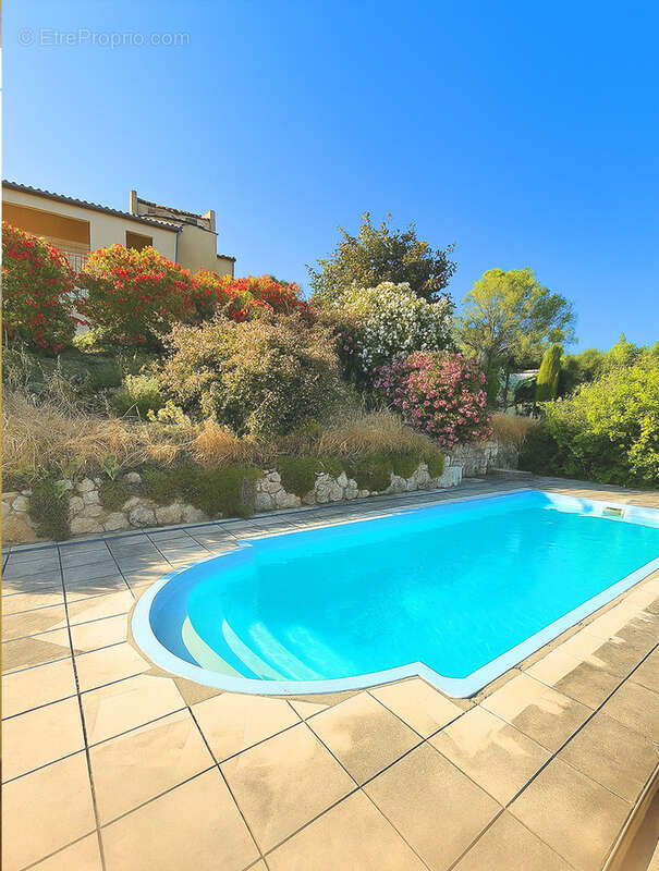 Maison à SAINT-PAUL-TROIS-CHATEAUX