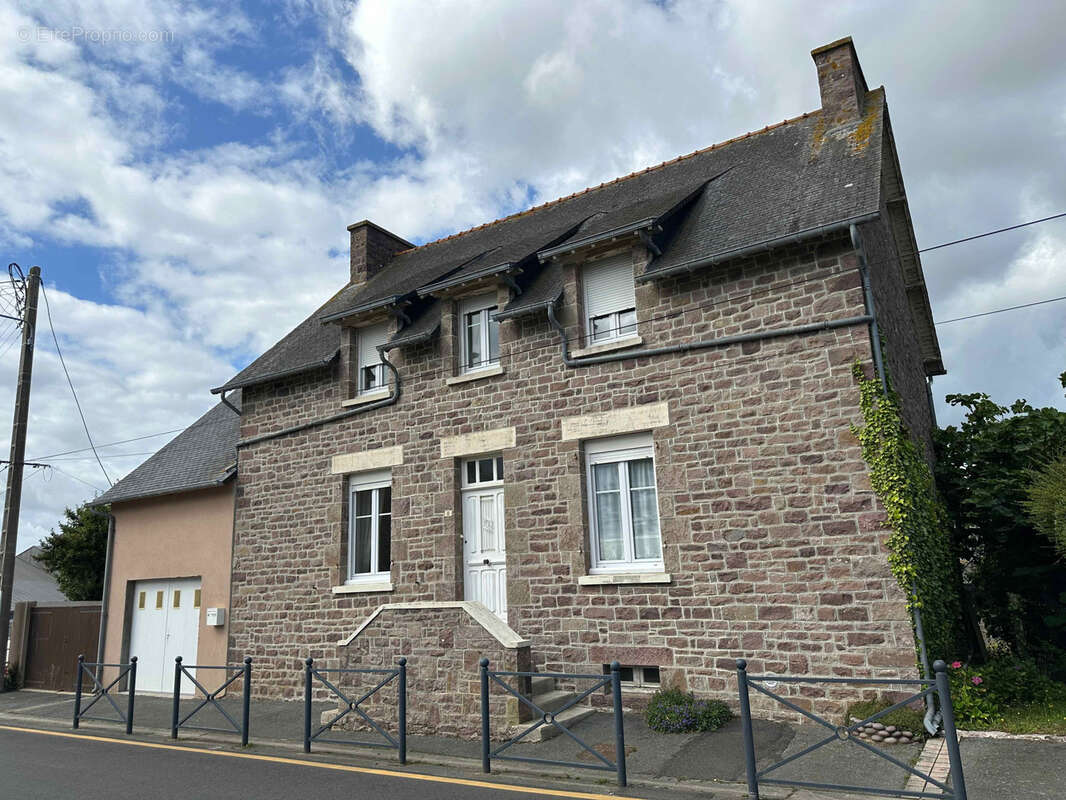 Maison à FREHEL