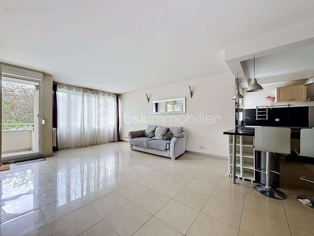 Appartement à LE BLANC-MESNIL