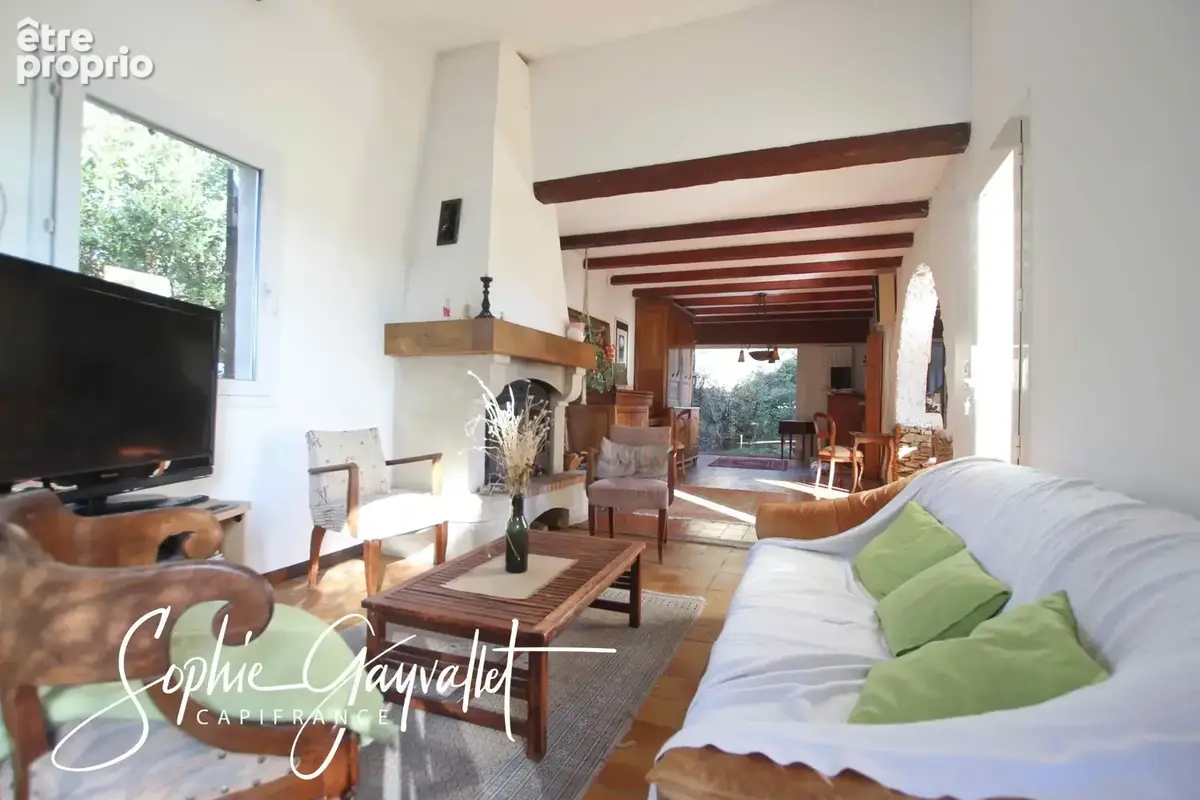 Ventabren – 180 m², grand terrain et piscine à un prix attractif pour la commune - photo 7
