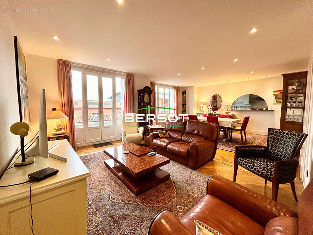 Appartement  4 pièces 149.23 m2 à deux pas de l'embarcadère et des Thermes - photo 3