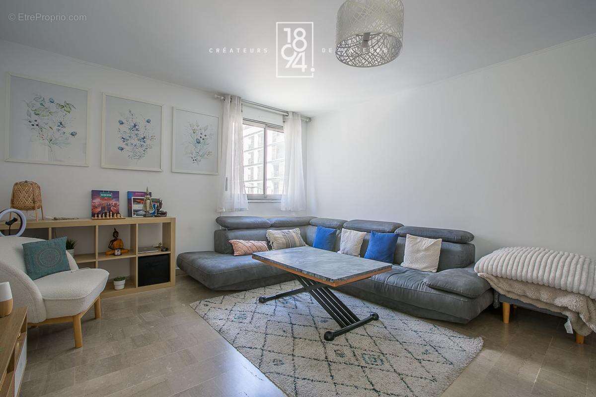 Appartement à MARSEILLE-2E