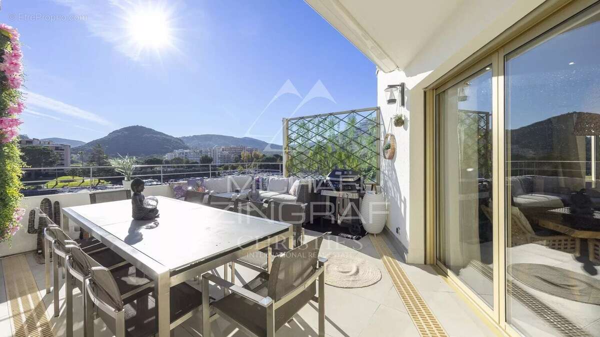 Appartement à MANDELIEU-LA-NAPOULE